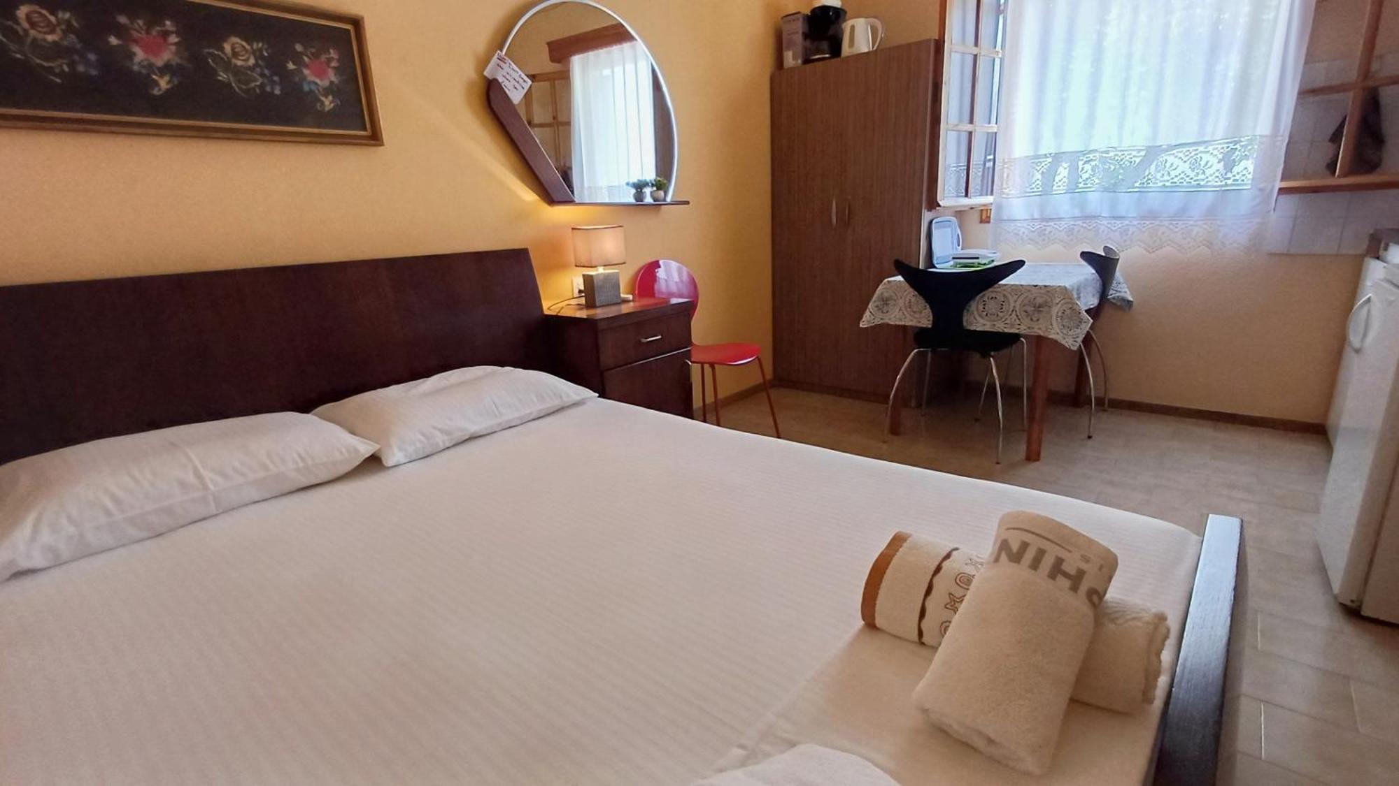נאו קלימה Studios And Apartments Meri מראה חיצוני תמונה